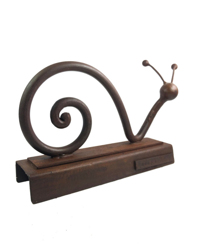 Escultura caracol forja del escultor Nono Martín