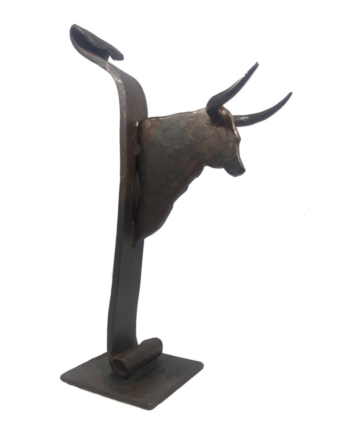 Trofeo taurino escultura de forja del escultor Nono Martín